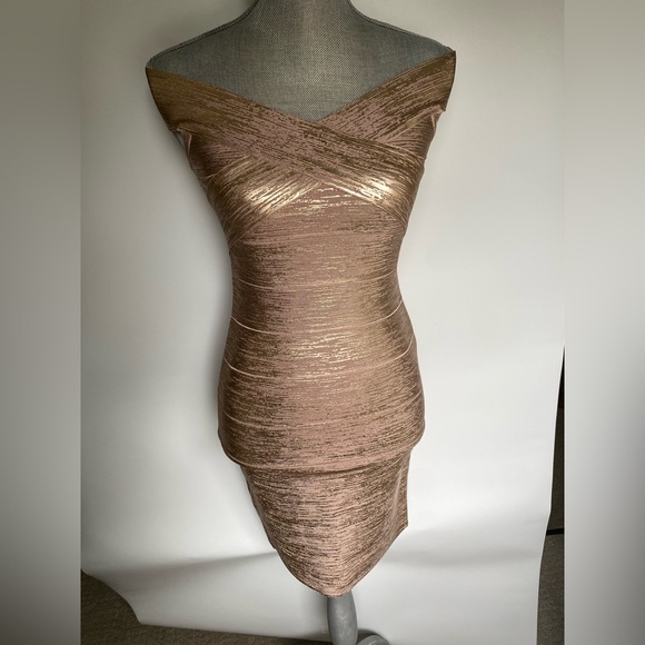 Herve Leger Rose Gold Criss Cross off the Shoulder Bandage Dress NWT - Picture 5 of 10